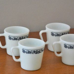 Vintage Pyrex Mugs – Old Town Pattern